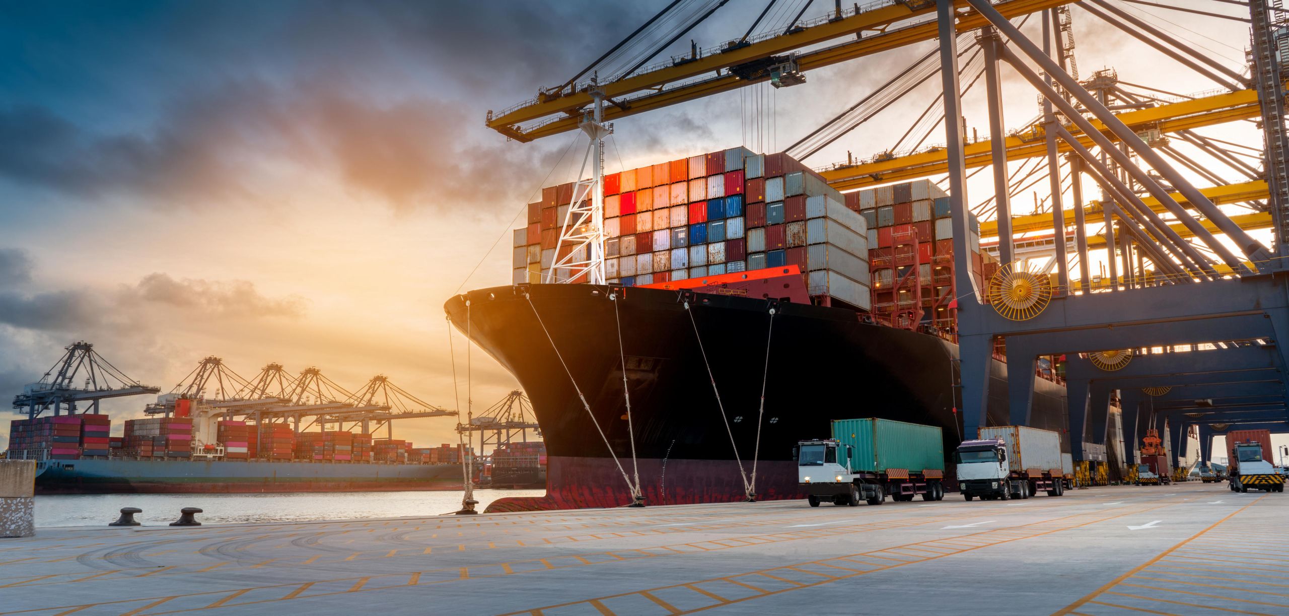 Crane,Loading,Cargo,Container,Import,Container,Ship,In,The,International